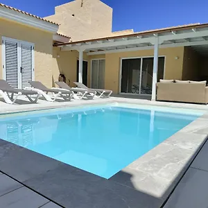 Bonita Corralejo